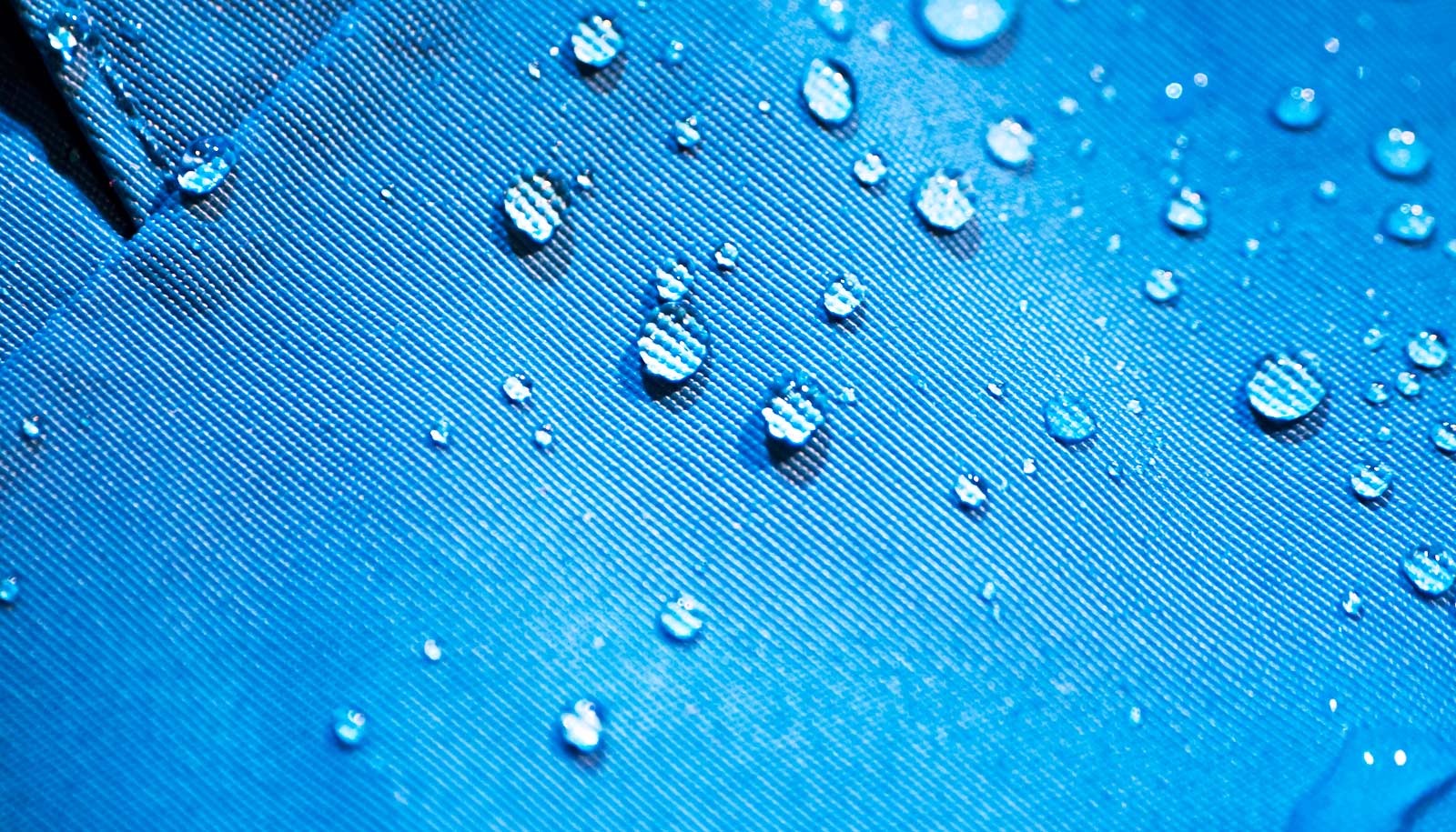 This Water Repellent Chemical Spray Is One of the Most Incredible Things  We've Ever Seen