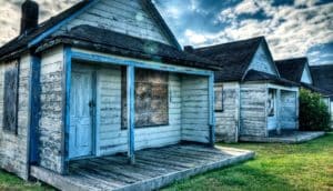 boarded up homes