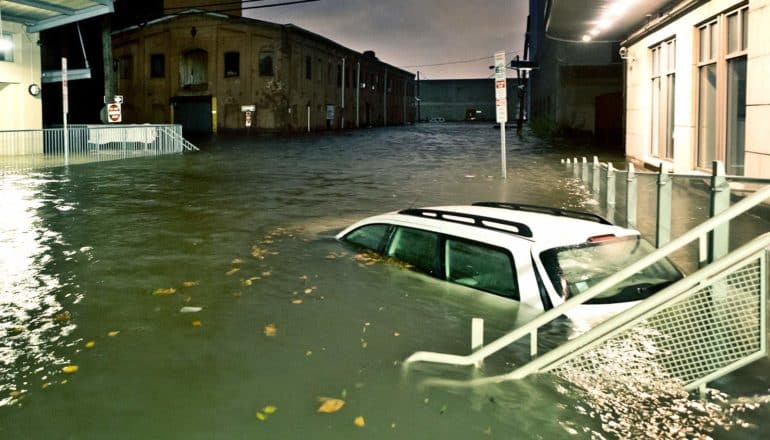 Car Underwater Flooded Street1600 Futurity 